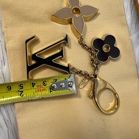 LV bag charm - Picture 12 of 12